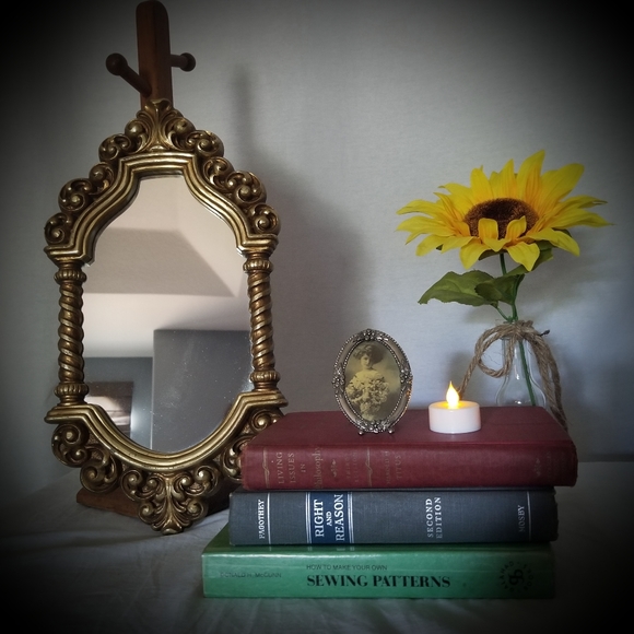 Meet your Posher, Jasmine🦊🌻🍄🥧🍁🍂🐿🦔🦝📚🕯☕🥾👩🏽🌾 - Picture 4 of 16